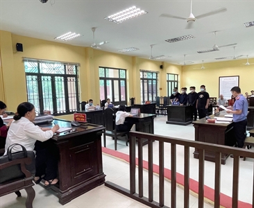 Viện KSND quận Long Biên phối hợp với Tòa án cùng cấp tổ chức phiên tòa rút...